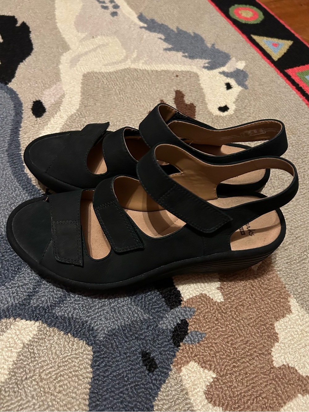 Clarks Reedly Juno Wedge Sandals Womens 7.5 Black Suede Cushion Comfort